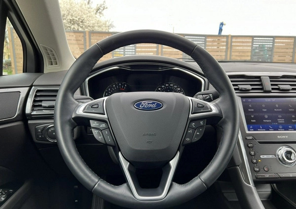 Ford Mondeo cena 97900 przebieg: 48725, rok produkcji 2020 z Wasilków małe 781